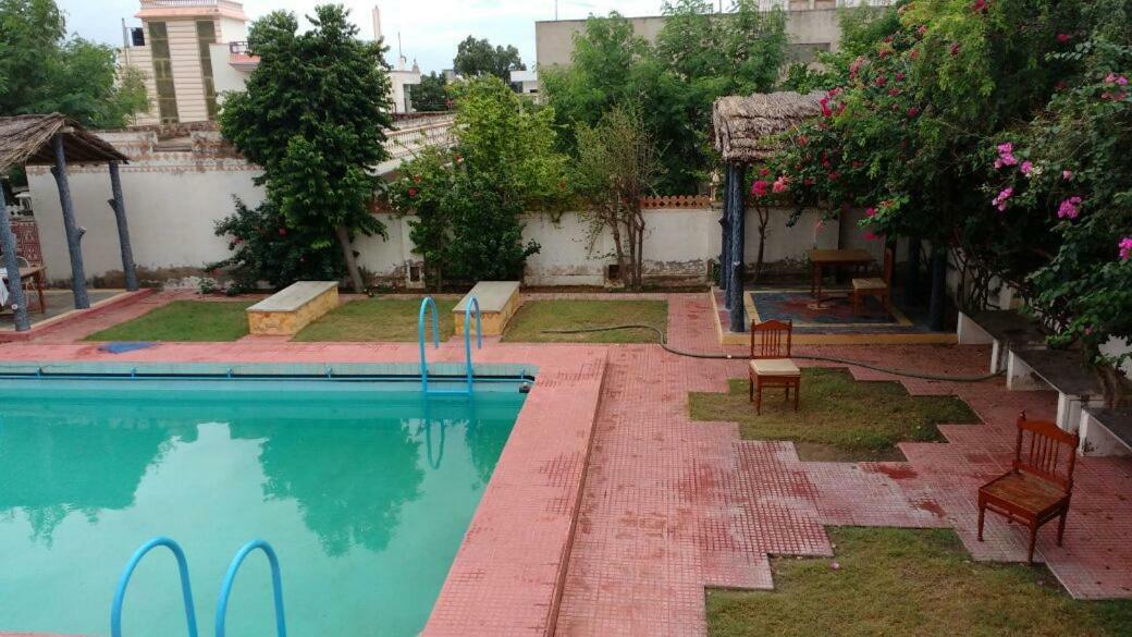 Jhunjhunu Hotel Jamuna Resort מראה חיצוני תמונה